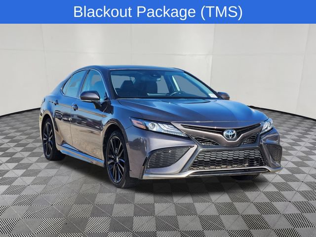 Used 2024 Toyota Camry XSE FWD image 2