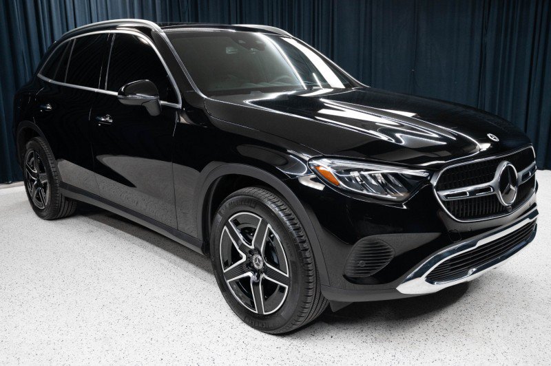 Certified 2026 Mercedes-Benz GLC 300 4MATIC image 3