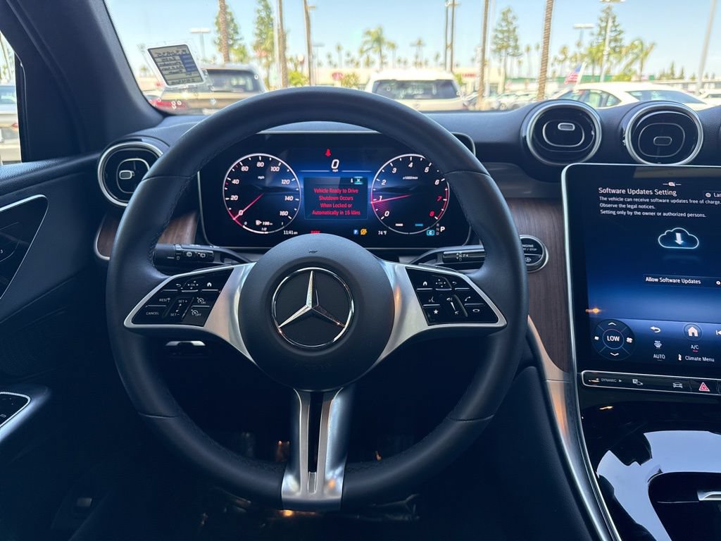 Used 2025 Mercedes-Benz GLC 300 image 15