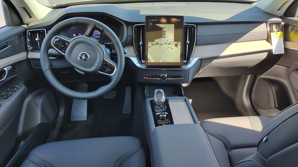 New 2026 Volvo XC90 B6 Plus w/ Protection Package Premier image 12