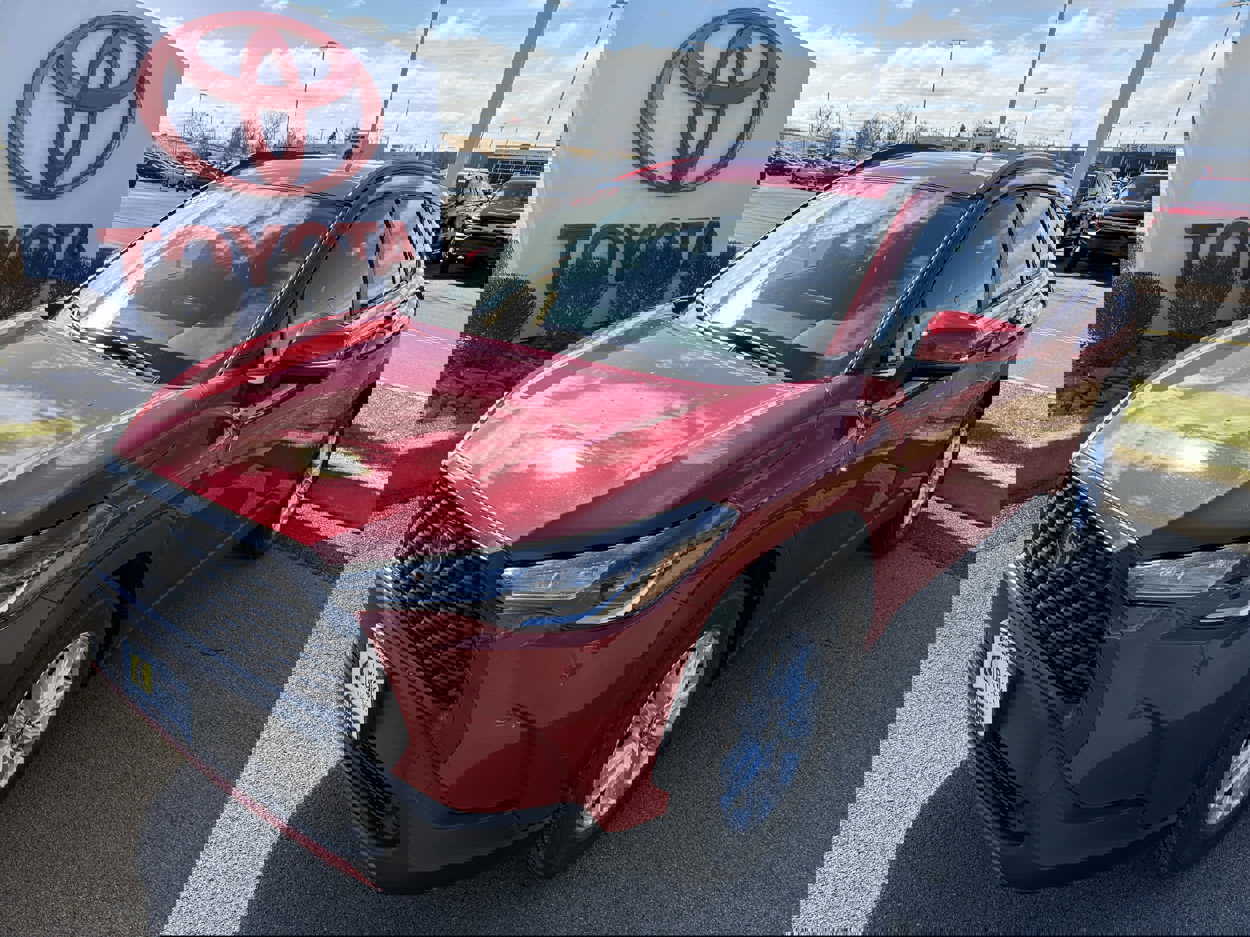 Used 2023 Toyota Corolla Cross LE AWD/4WD image 10