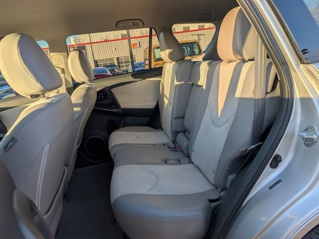 Used 2014 Toyota RAV4 EV image 16