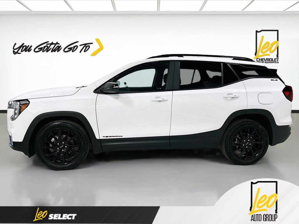 Used 2024 GMC Terrain SLE w/ Driver Convenience Package image 8