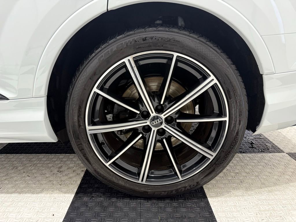 Used 2021 Audi SQ7 Premium Plus w/ Driver Assistance Package image 12