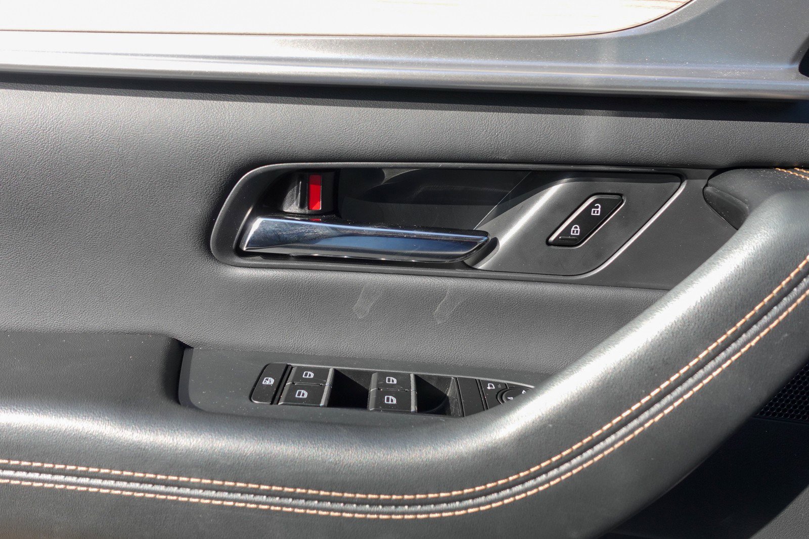 Certified 2024 MAZDA CX-90 Plug-In Hybrid w/ Preferred image 11