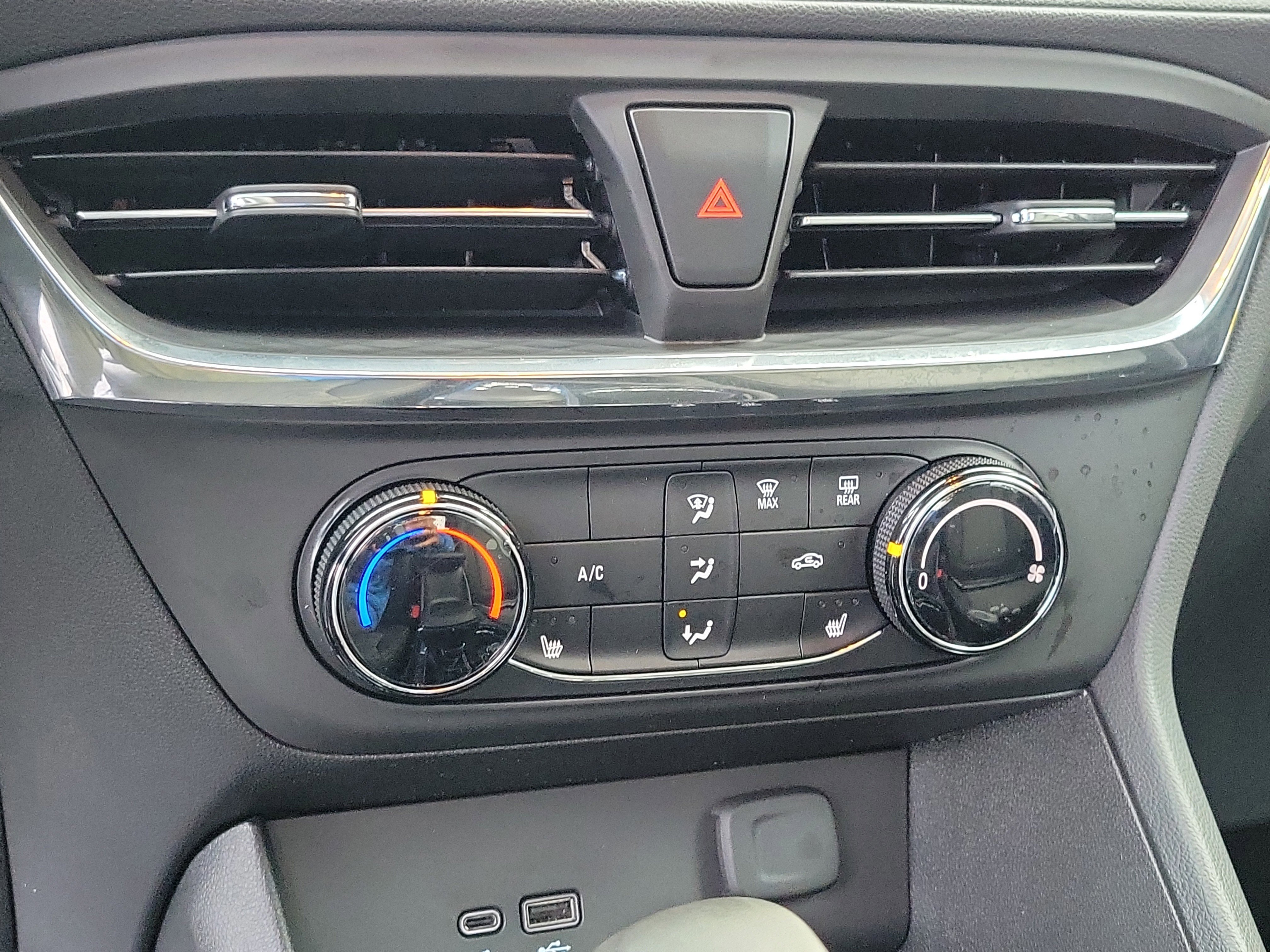 Used 2025 Buick Encore GX Preferred w/ Comfort Package image 27