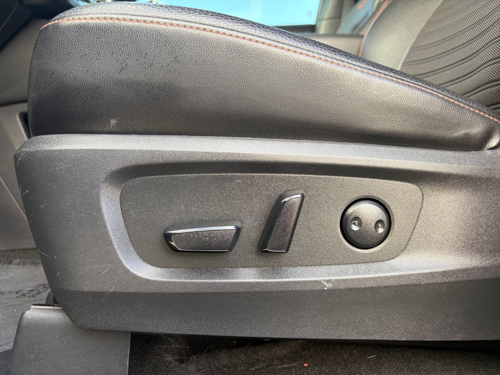 Used 2024 Nissan Pathfinder Rock Creek AWD/4WD image 14