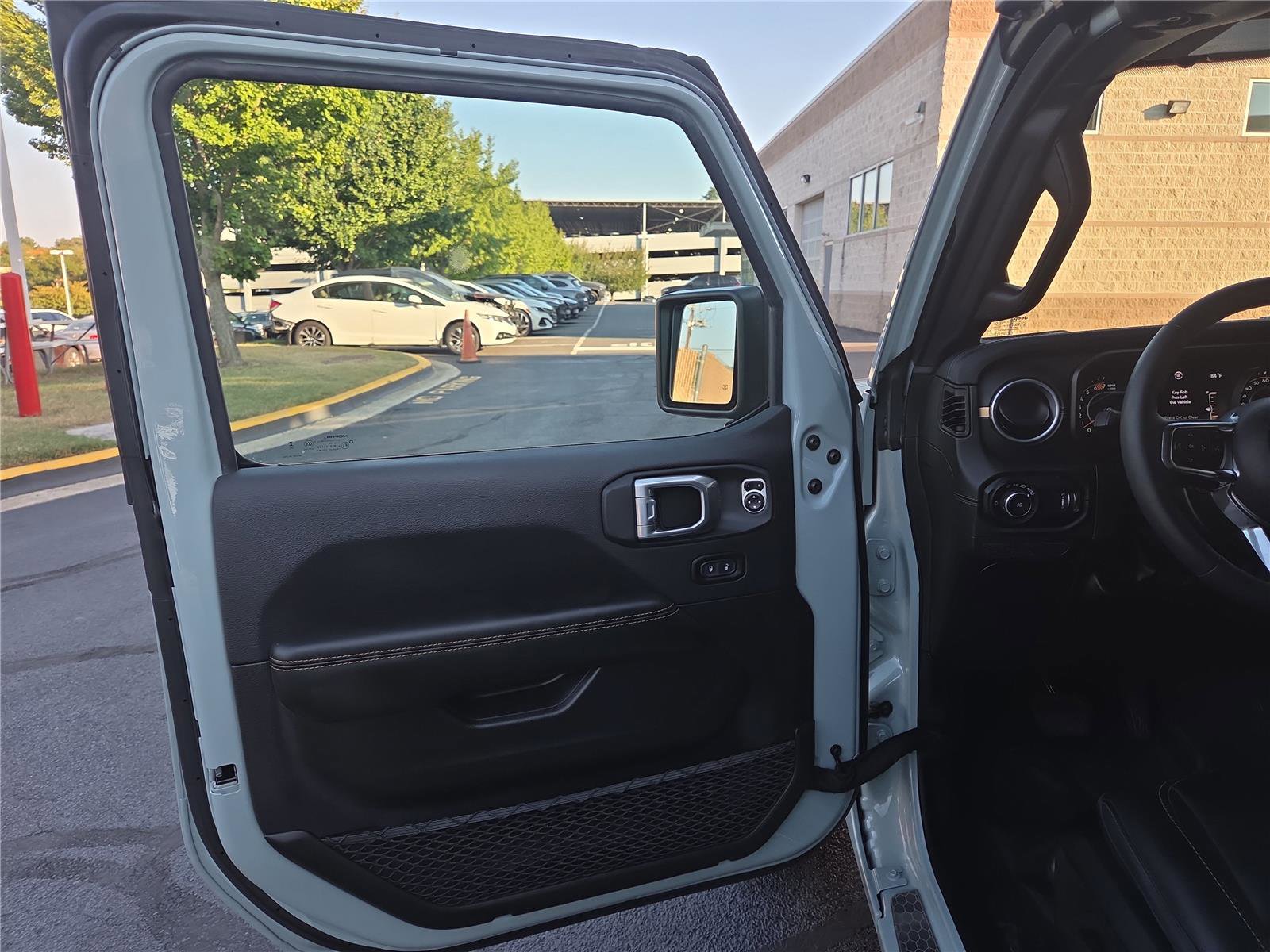 Used 2024 Jeep Wrangler Sahara w/ Technology Group image 11