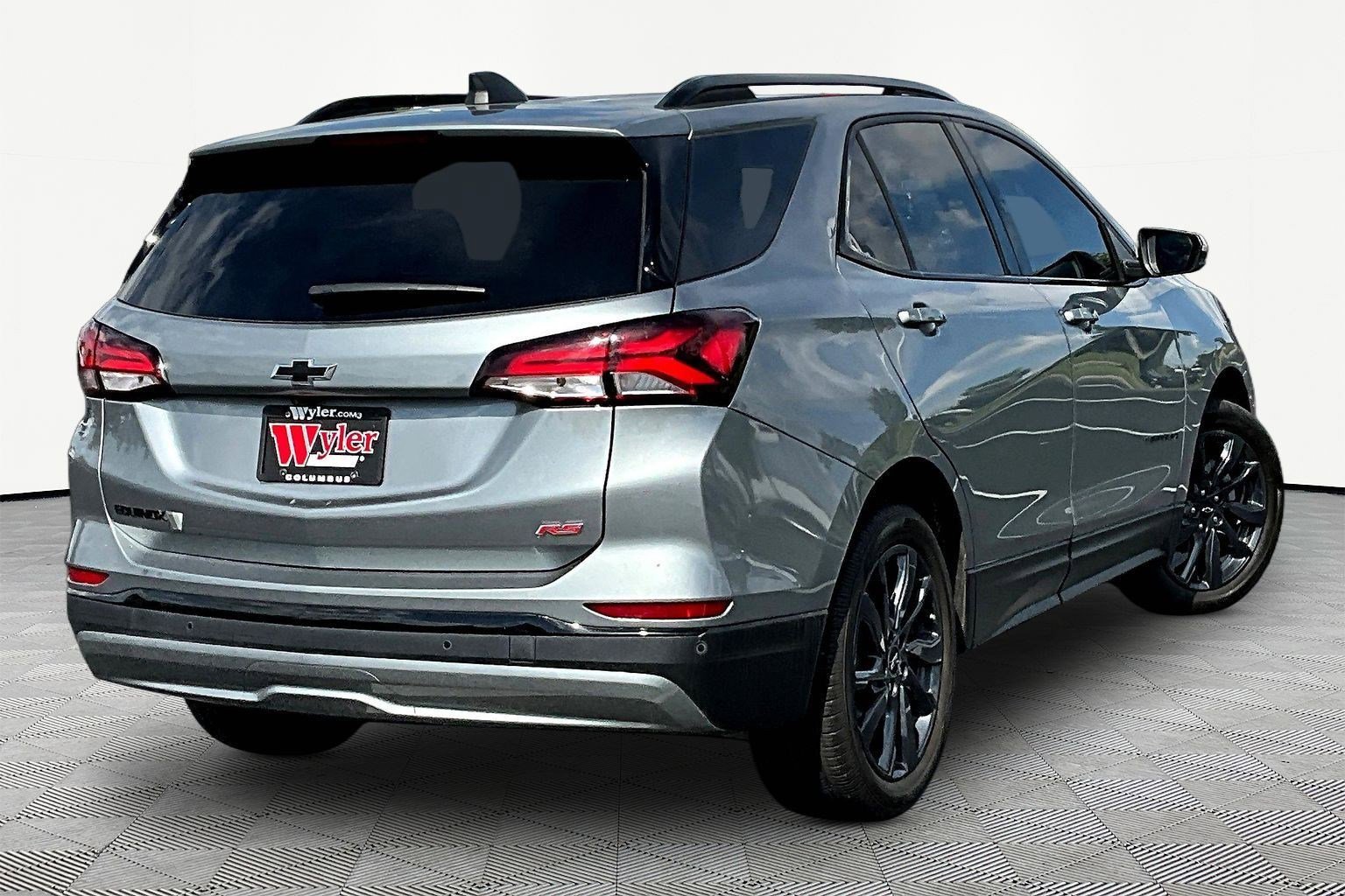 Used 2024 Chevrolet Equinox RS w/ RS Leather Package FWD image 6