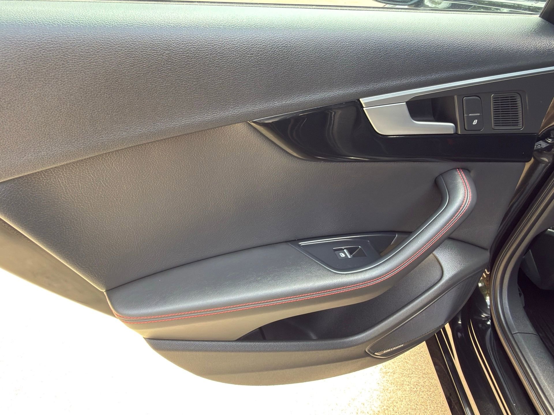 Used 2018 Audi A4 2.0T Premium Plus w/ Premium Plus Package AWD/4WD image 27