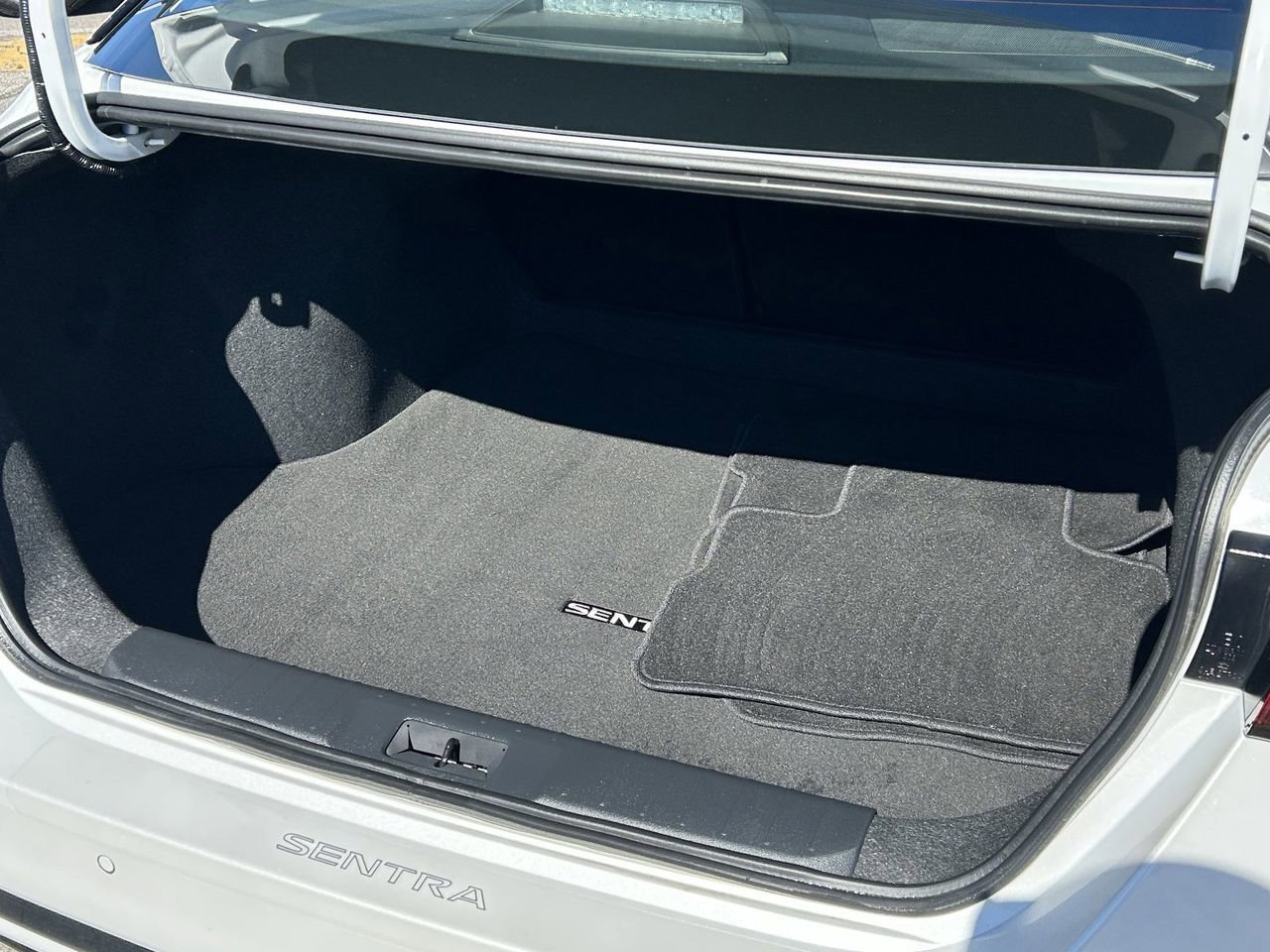Certified 2025 Nissan Sentra SR image 13