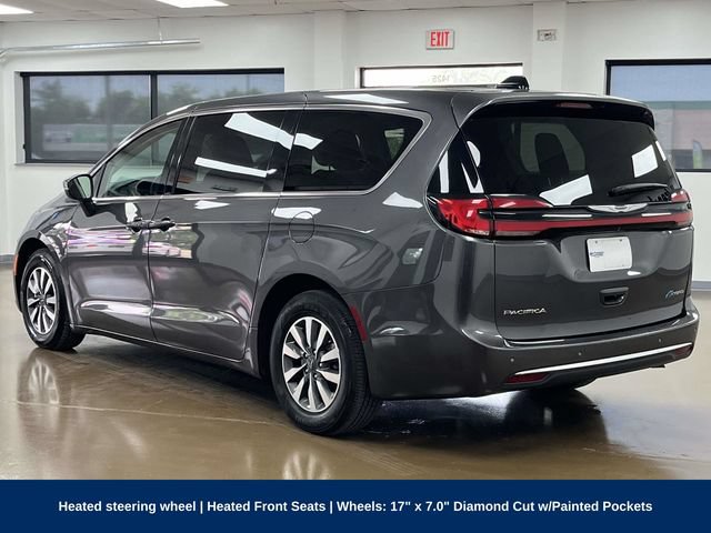 Used 2023 Chrysler Pacifica Touring-L FWD image 7
