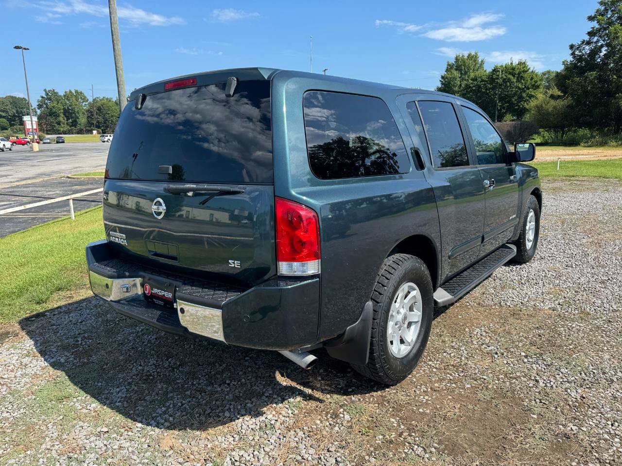 Used 2004 Nissan Armada SE Off-Road RWD image 3