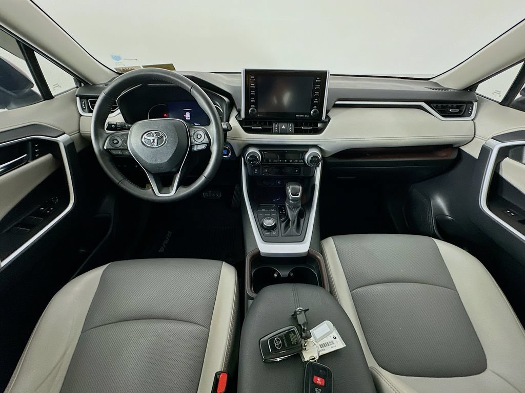 Used 2019 Toyota RAV4 Limited w/ Cold Weather Package AWD/4WD image 10