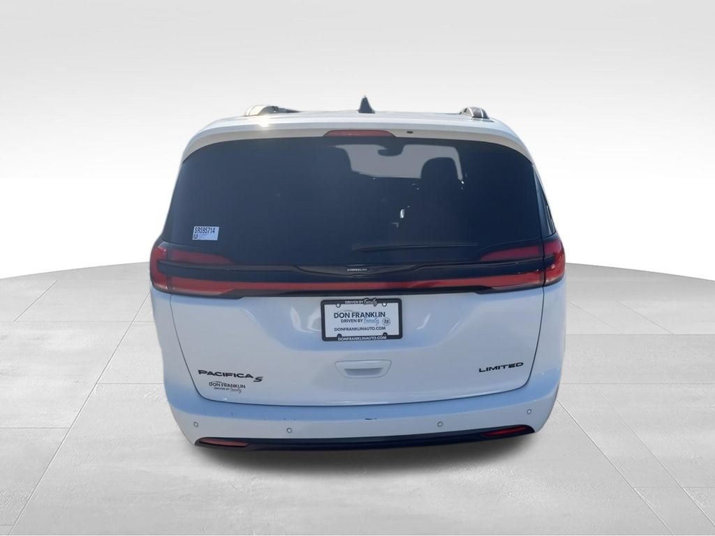 Used 2025 Chrysler Pacifica Limited FWD image 7