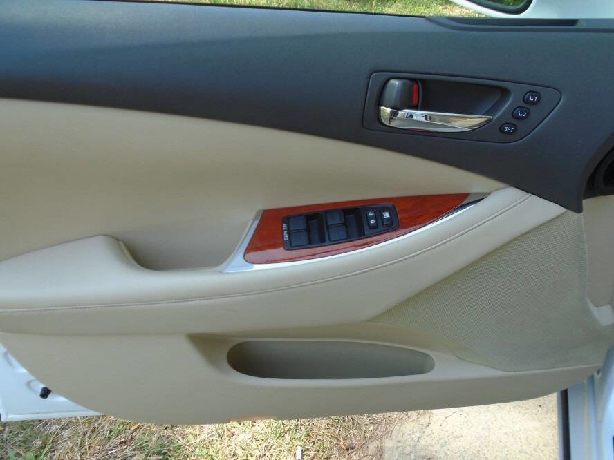 Used 2010 Lexus ES 350 image 18