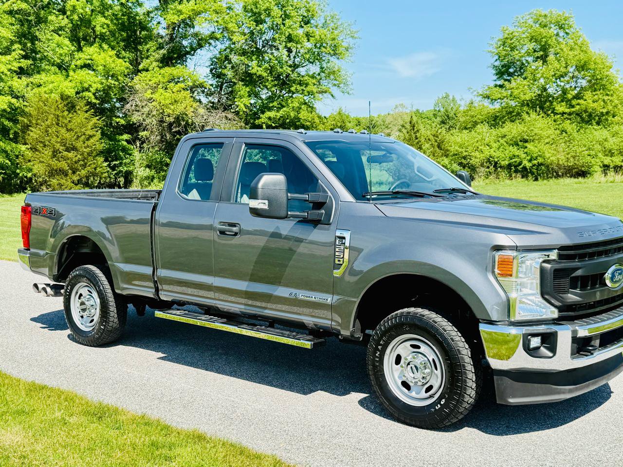Used 2022 Ford F250 XL w/ Power Equipment Group AWD/4WD image 7