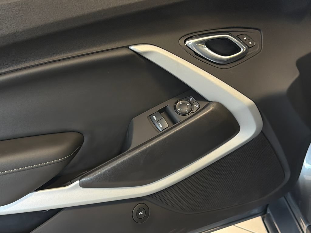 Used 2020 Chevrolet Camaro SS RWD image 28