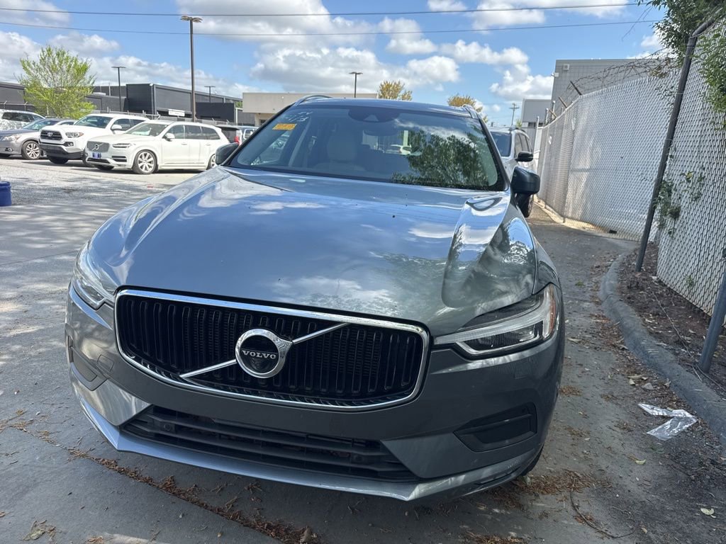 Used 2018 Volvo XC60 T5 Momentum w/ Convenience Package image 2