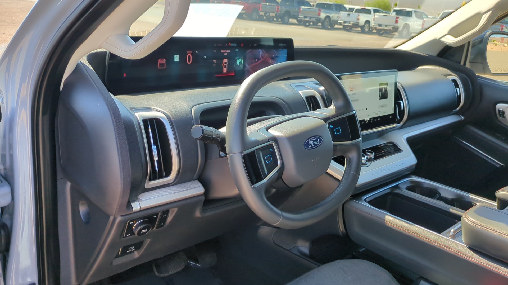 Used 2025 Ford Expedition Active AWD/4WD image 21