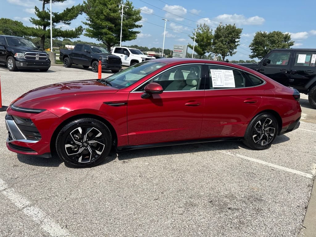 Used 2025 Hyundai Sonata SEL FWD image 15