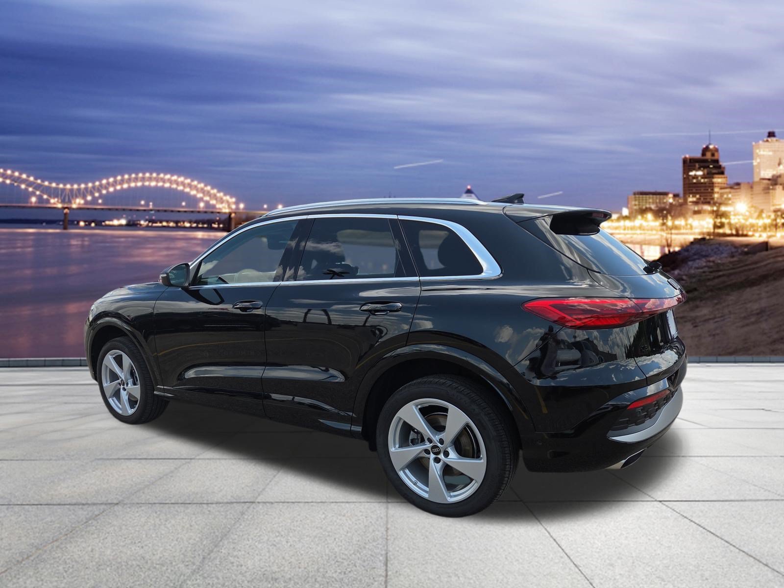 Certified 2025 Audi Q5 Premium Plus AWD/4WD image 3