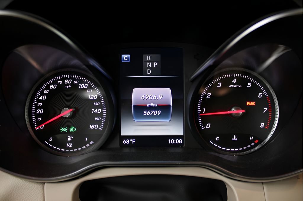 Used 2019 Mercedes-Benz GLC 300 4MATIC image 26