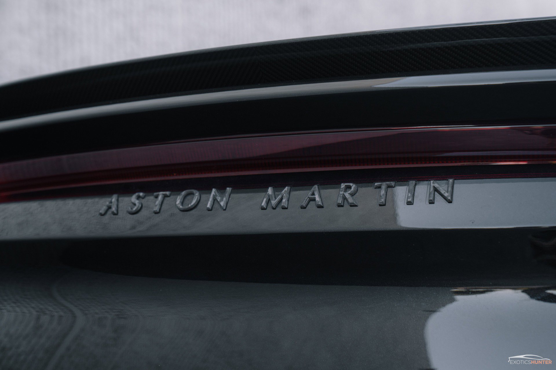 Used 2019 Aston Martin DBS Superleggera RWD image 6