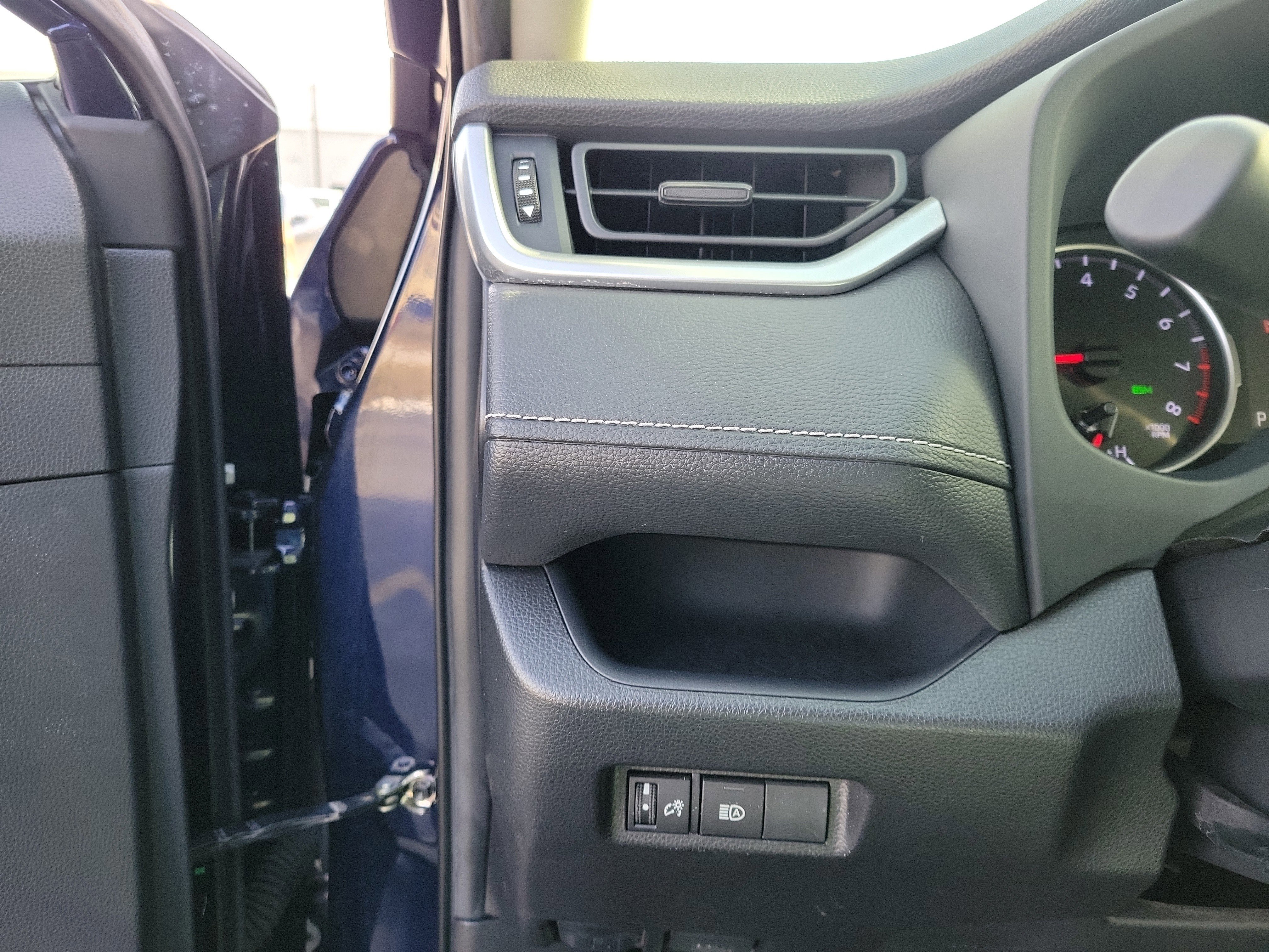 Used 2022 Toyota RAV4 XLE image 20