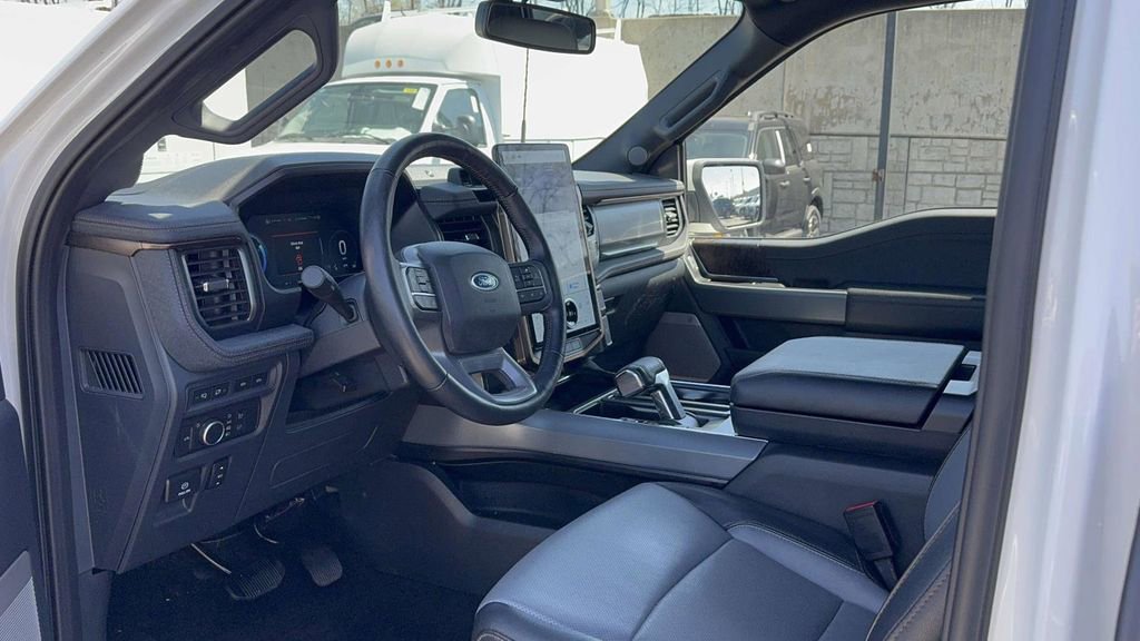 Used 2022 Ford F150 Lightning Lariat image 26