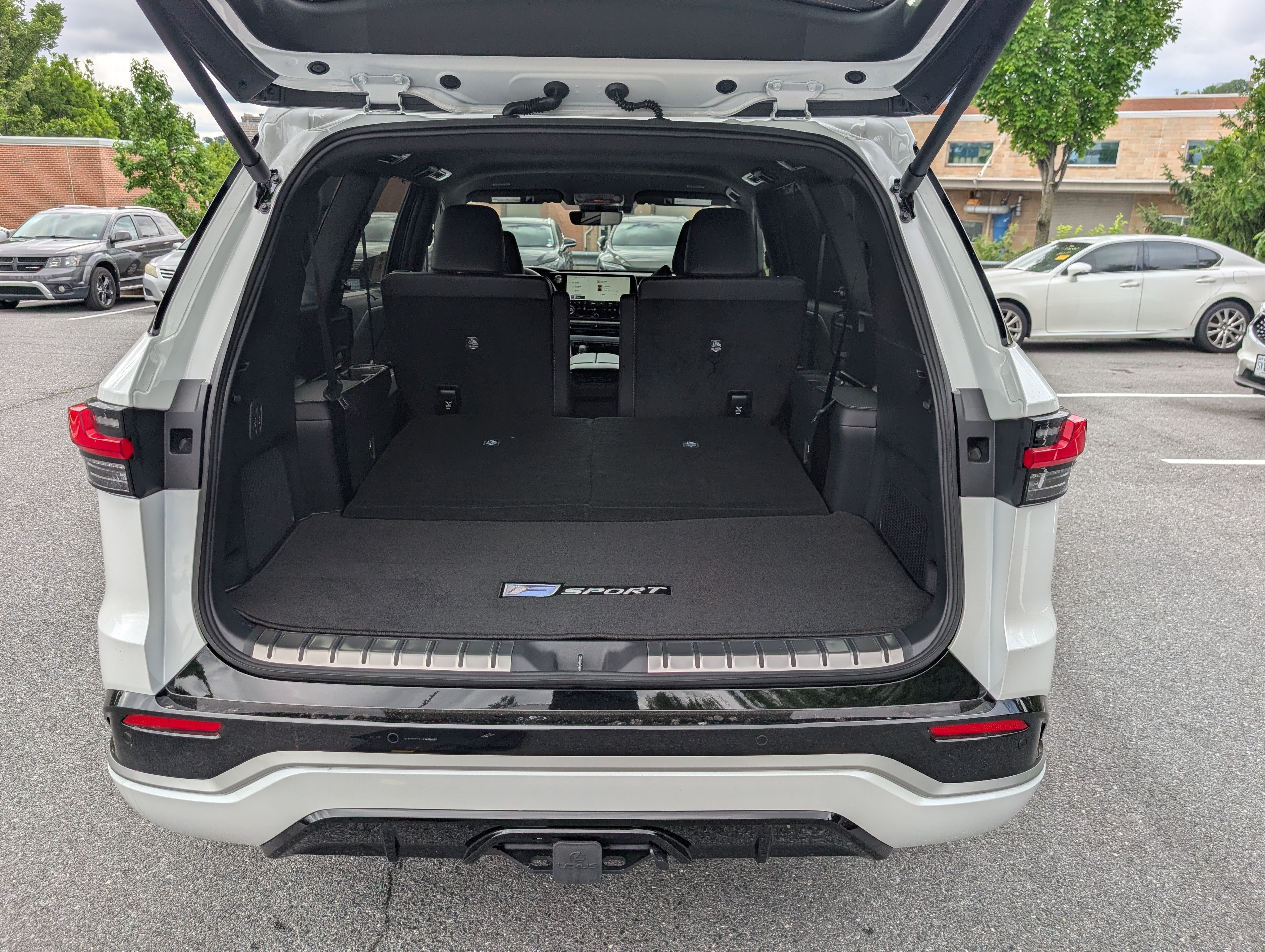 New 2026 Lexus TX 500h AWD w/ Technology Package image 11