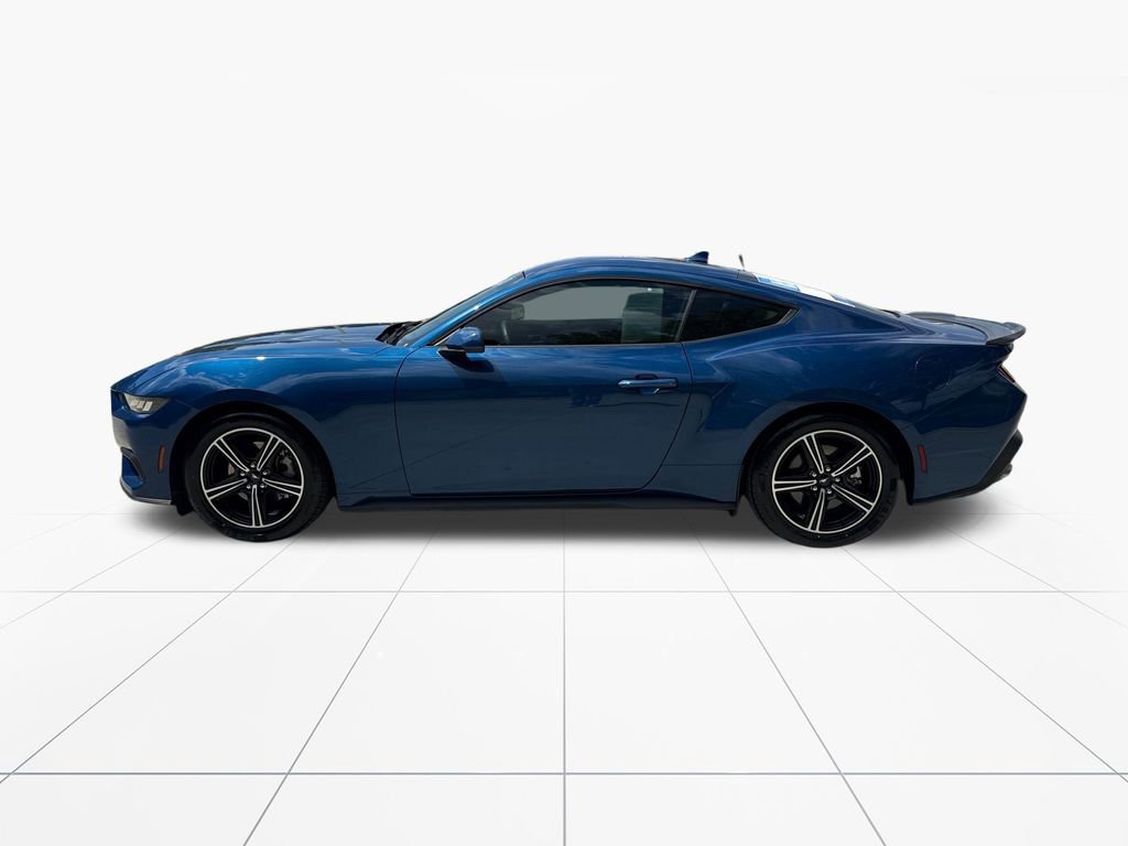 Used 2024 Ford Mustang Coupe RWD image 4