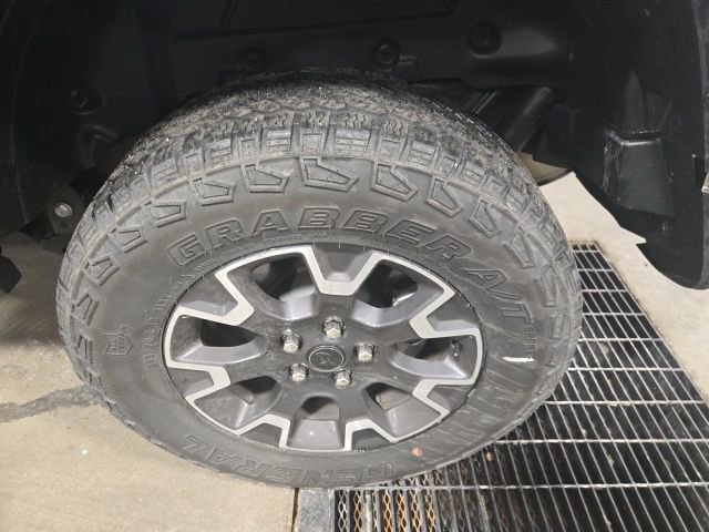 Used 2019 Jeep Wrangler Unlimited Rubicon w/ Steel Bumper Group image 11