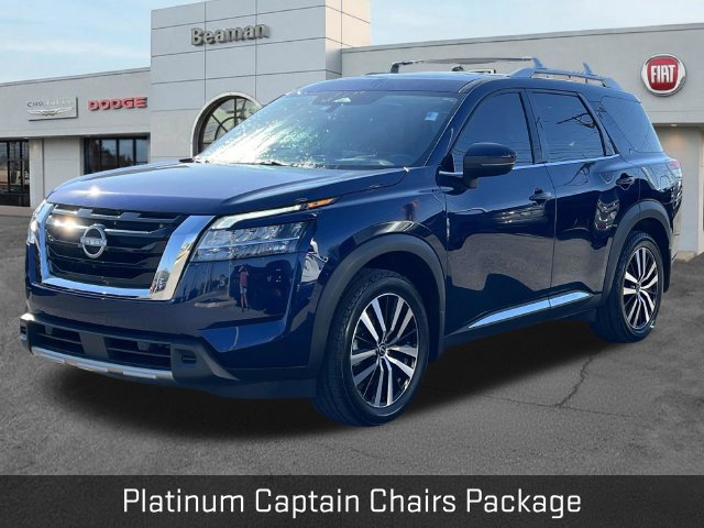 Used 2024 Nissan Pathfinder Platinum FWD image 3