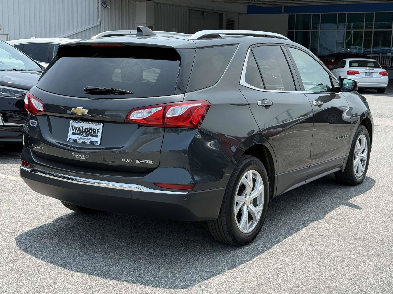 Used 2018 Chevrolet Equinox Premier AWD/4WD image 2