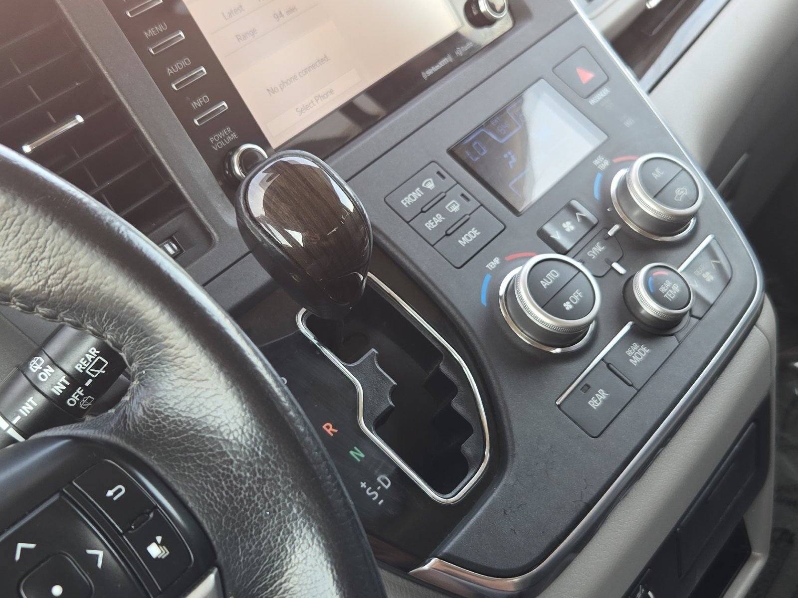 Used 2018 Toyota Sienna XLE FWD image 21