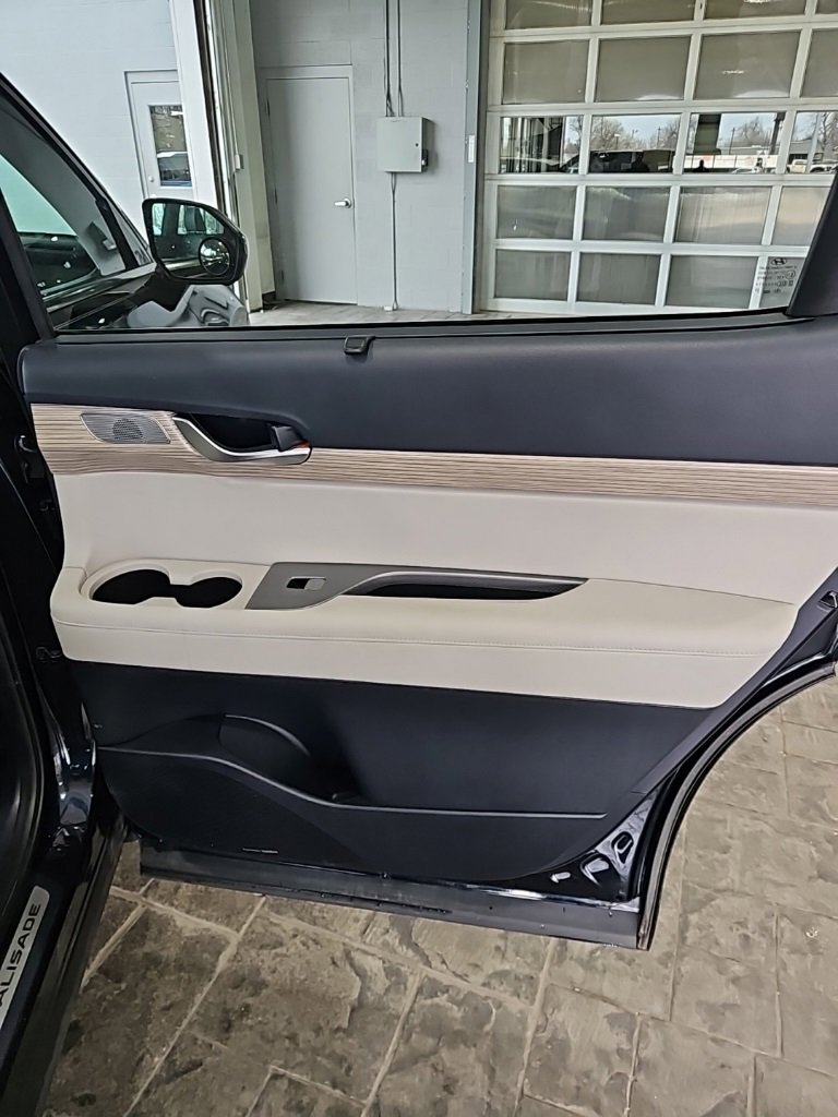 Used 2022 Hyundai Palisade Limited image 15