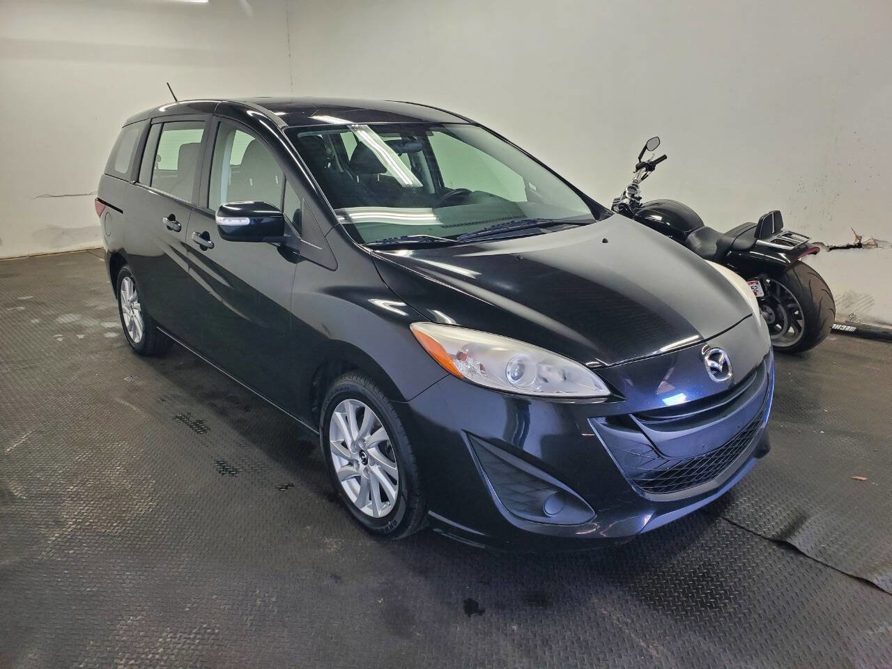 Used 2013 MAZDA MAZDA5 Sport image 3