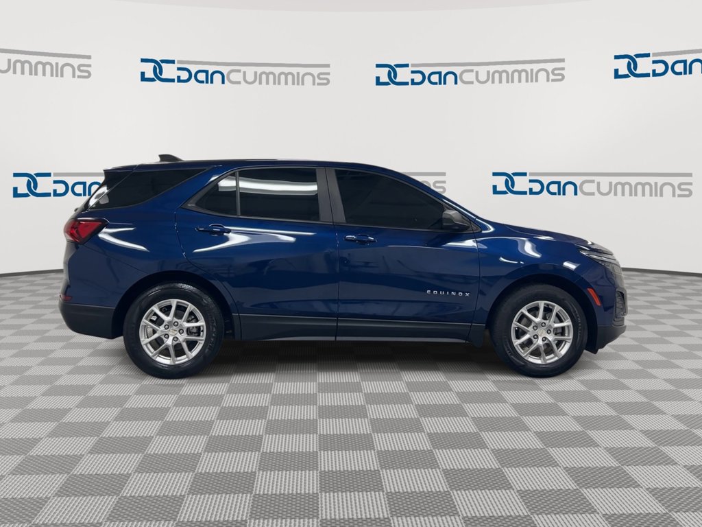 Used 2022 Chevrolet Equinox LS FWD image 9