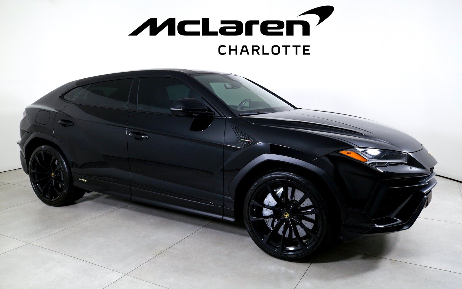 Used 2024 Lamborghini Urus S AWD/4WD image 2