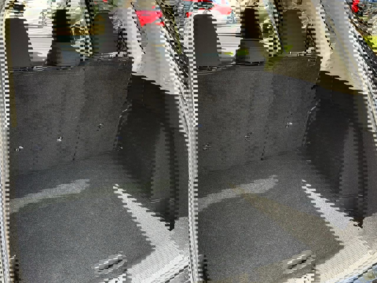 Used 2025 Nissan Rogue SV image 24