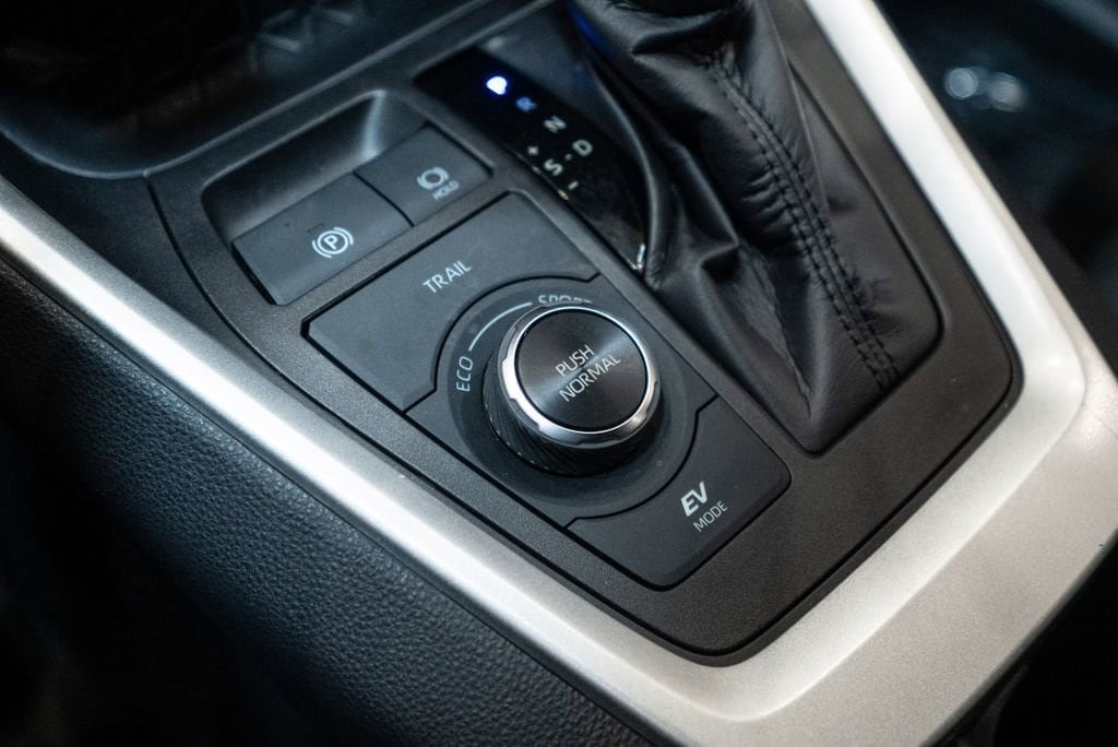 Certified 2024 Toyota RAV4 SE image 28