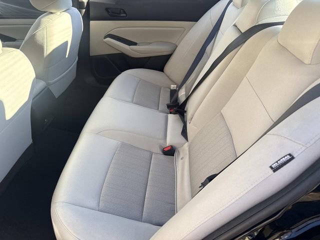 Used 2024 Nissan Altima 2.5 SV image 17