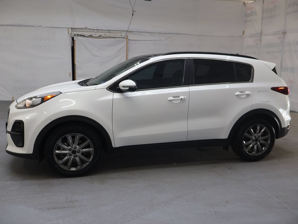 Used 2022 Kia Sportage Nightfall Edition FWD image 4