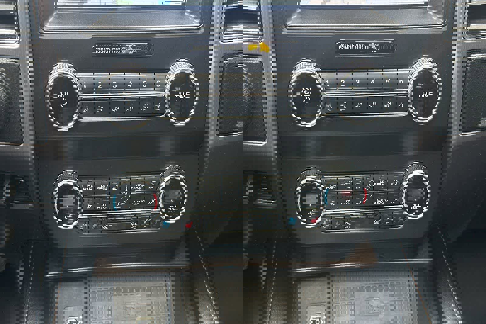 Used 2019 Ford Expedition Max Platinum AWD/4WD image 24