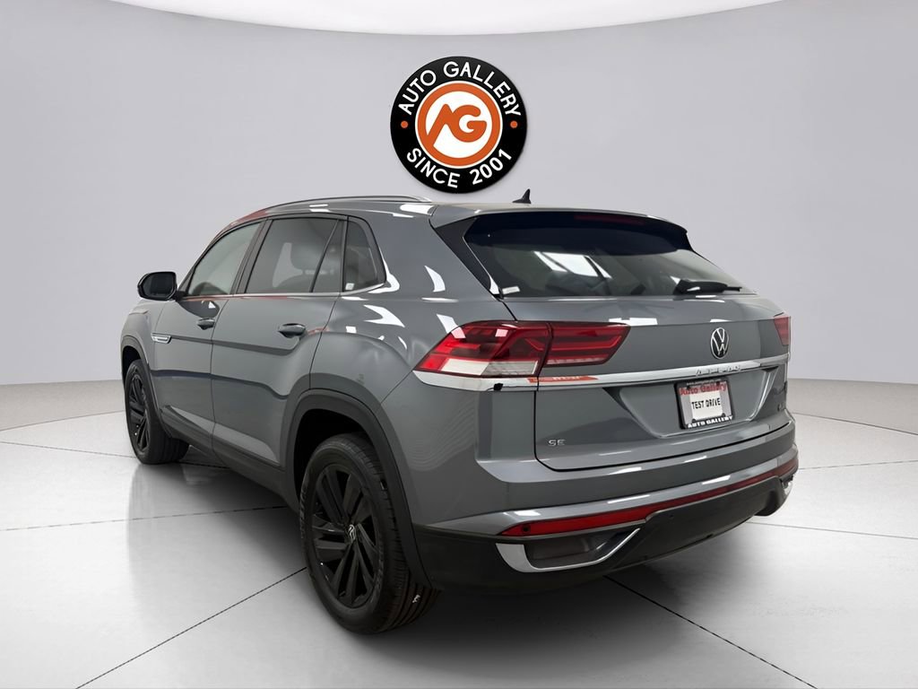 Used 2022 Volkswagen Atlas Cross Sport SE w/ Panoramic Sunroof Package FWD image 5