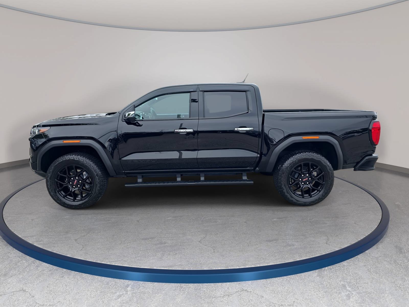 Used 2024 GMC Canyon Denali w/ LPO, Denali Black Edition AWD/4WD image 8