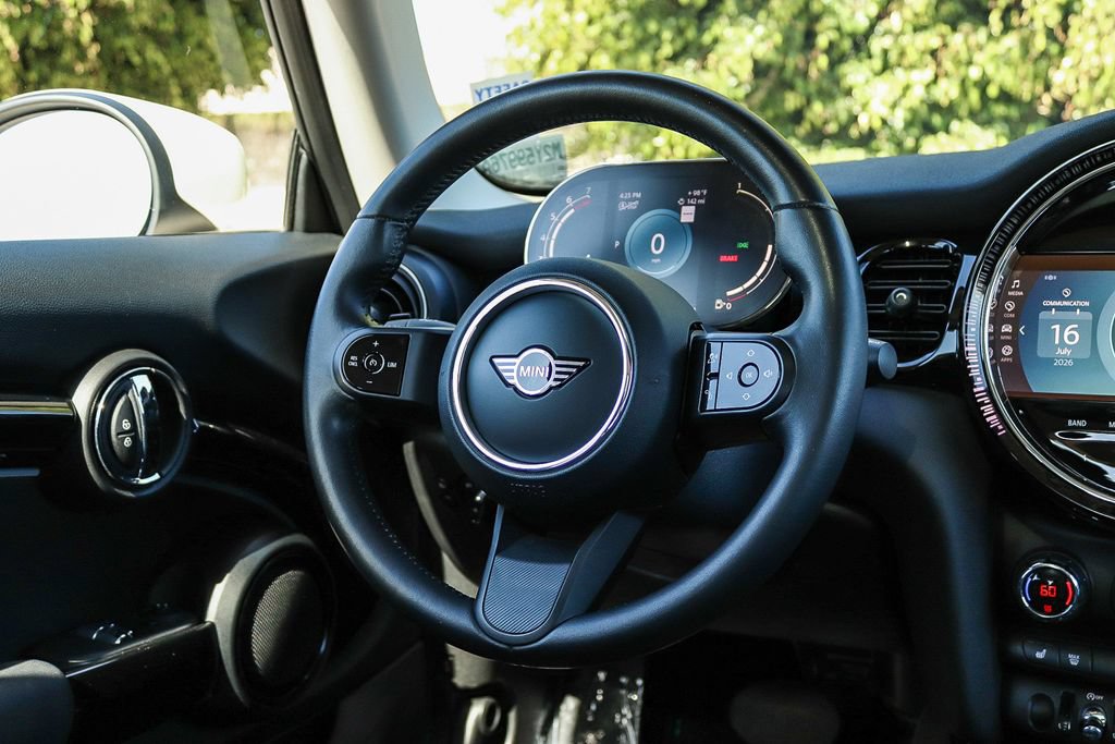 Used 2023 MINI Cooper 2-Door Hardtop FWD image 19