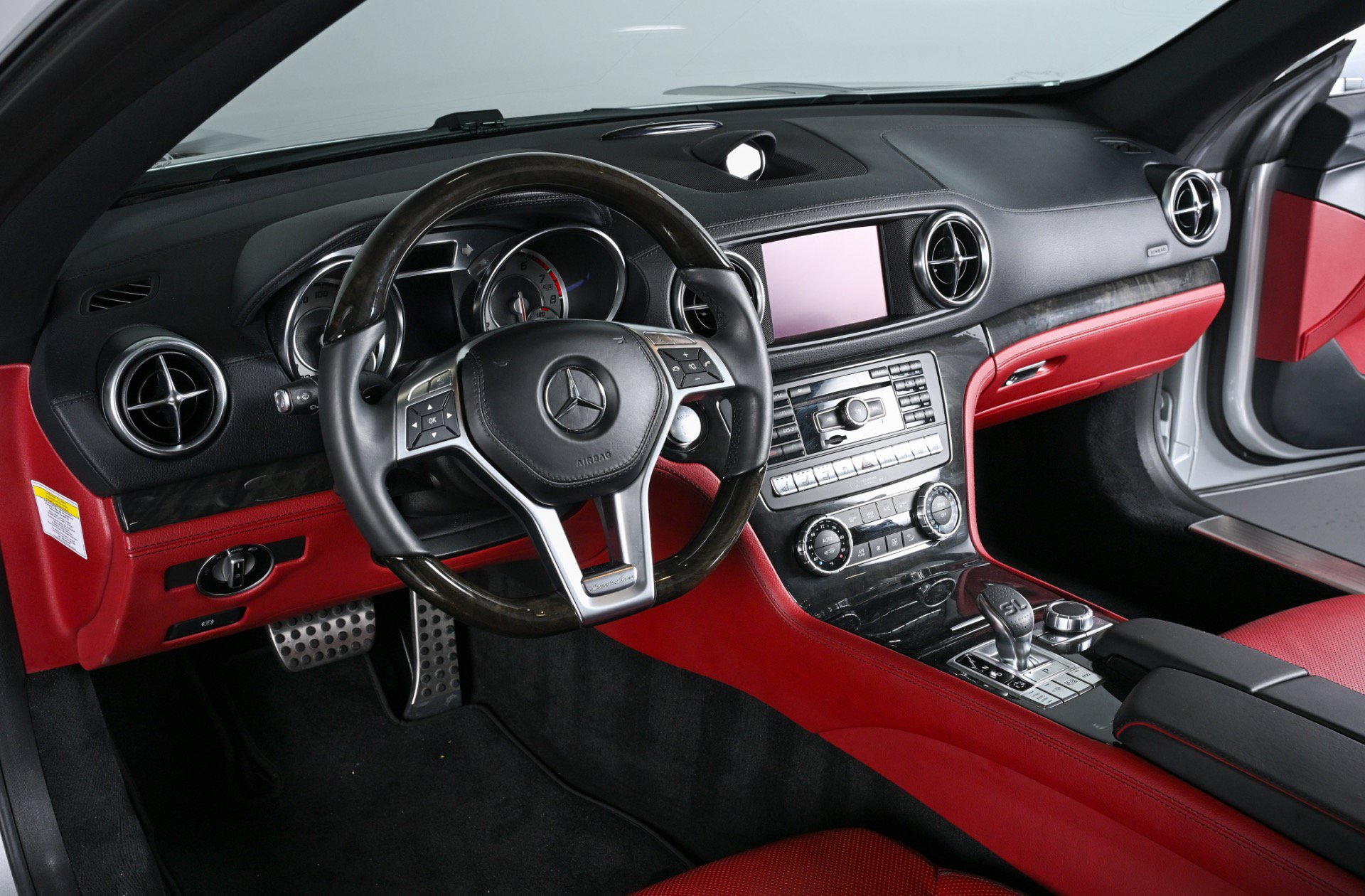 Used 2014 Mercedes-Benz SL 550 image 4