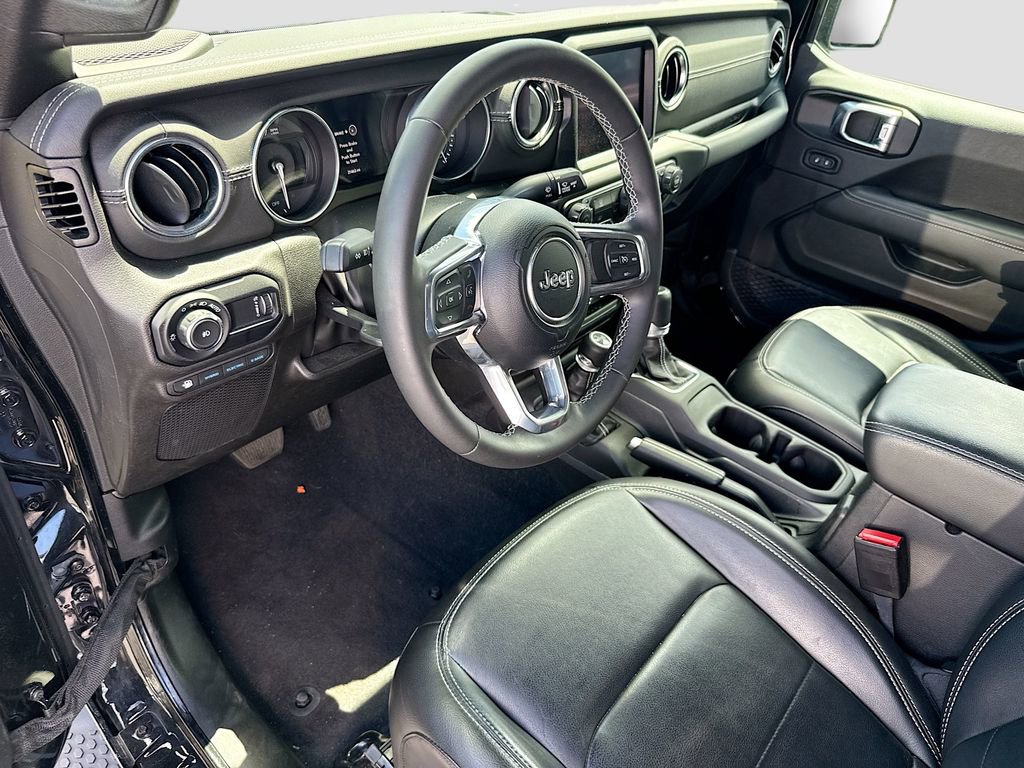 Used 2023 Jeep Wrangler Unlimited Sahara AWD/4WD image 10